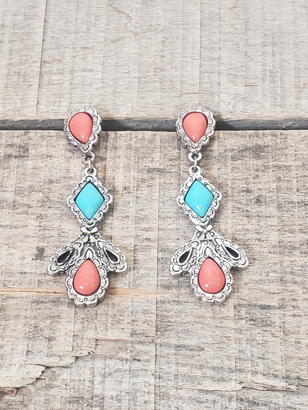 AVON 1993 American Spirit Earrings Southwest Style Pierced